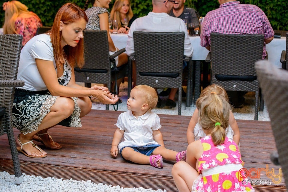 Chrom Warm-up Party, Vine Summer Garden & Grill