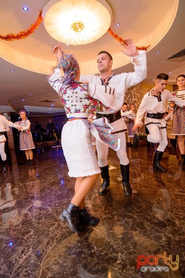 Cină Românească în Hotel Internaţional, Hotel Internaţional
