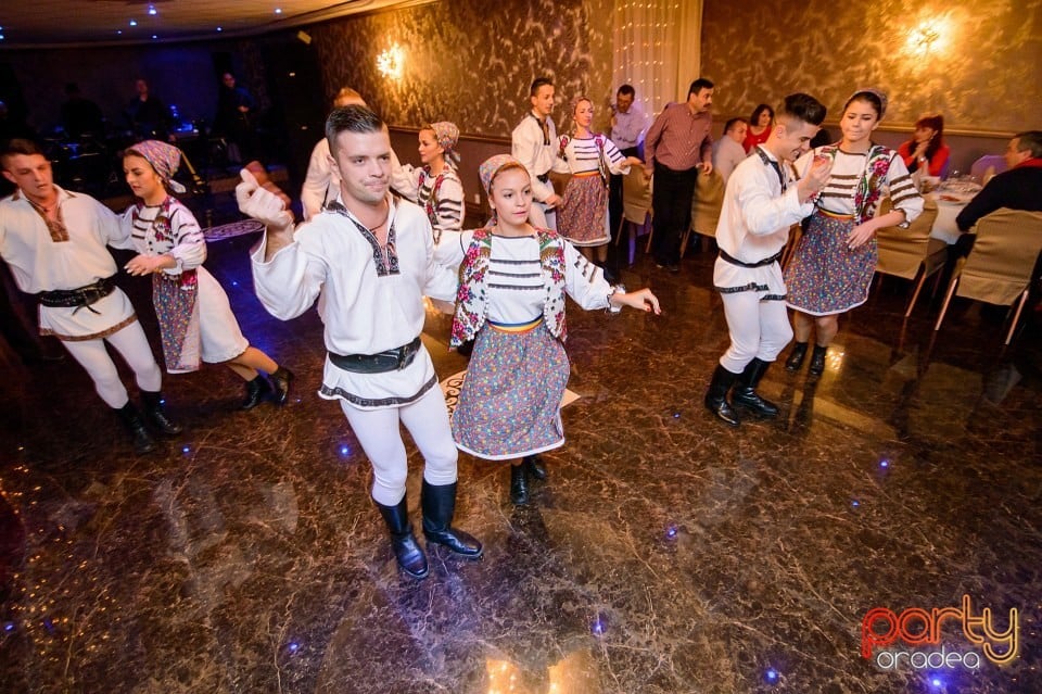 Cină Românească în Hotel Internaţional, Hotel Internaţional