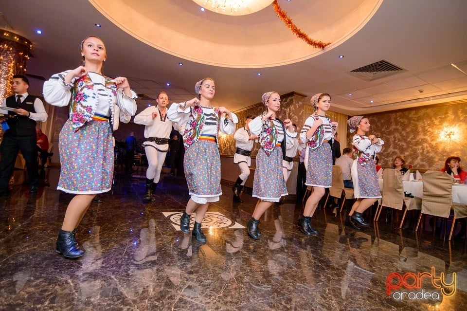 Cină Românească în Hotel Internaţional, Hotel Internaţional