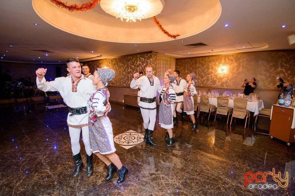 Cină Românească în Hotel Internaţional, Hotel Internaţional