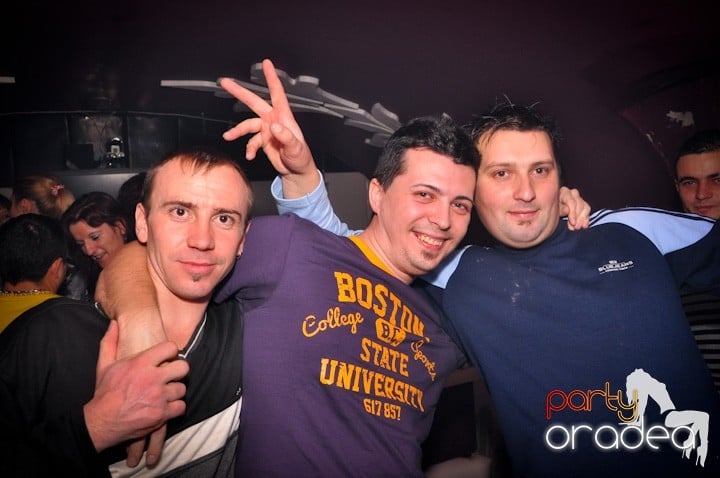 Club Atti's pe ringul de dans, 