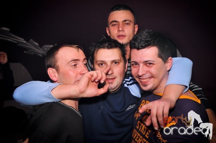 Club Atti's pe ringul de dans, 