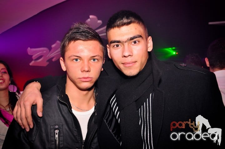 Club Atti's pe ringul de dans, 