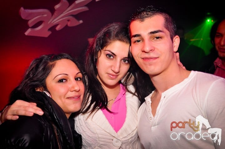 Club Atti's pe ringul de dans, 