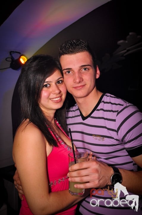 Club Atti's pe ringul de dans, 