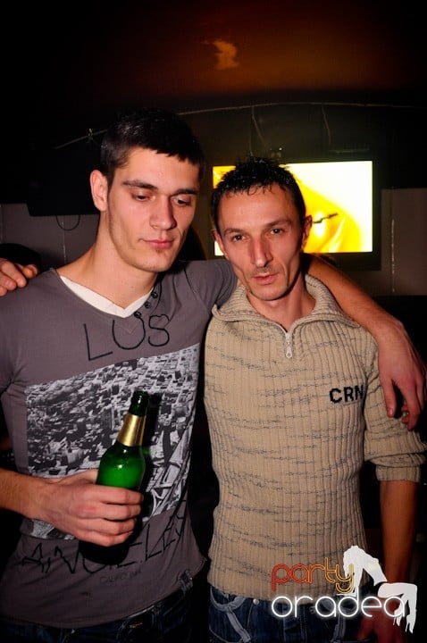 Club Atti's pe ringul de dans, 