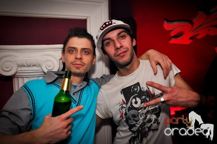 Club Atti's pe ringul de dans, 