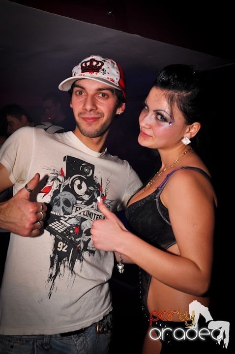 Club Atti's pe ringul de dans, 