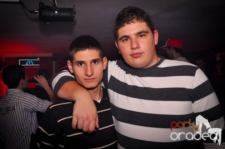 Club Atti's pe ringul de dans, 