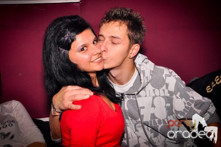 Club Atti's pe ringul de dans, 