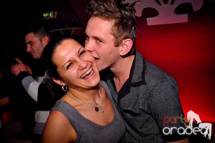 Club Atti's pe ringul de dans, 