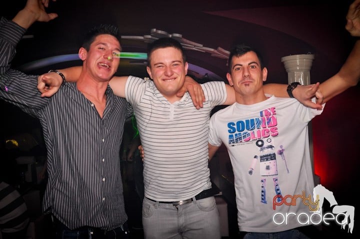 Club Atti's pe ringul de dans, 