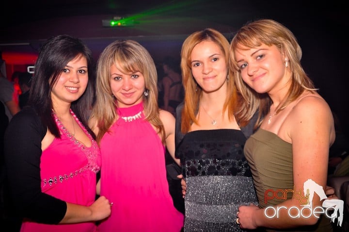 Club Atti's pe ringul de dans, 