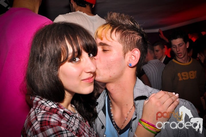 Club Atti's pe ringul de dans, 