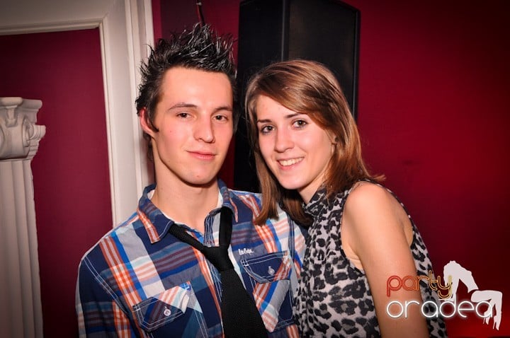 Club Atti's pe ringul de dans, 