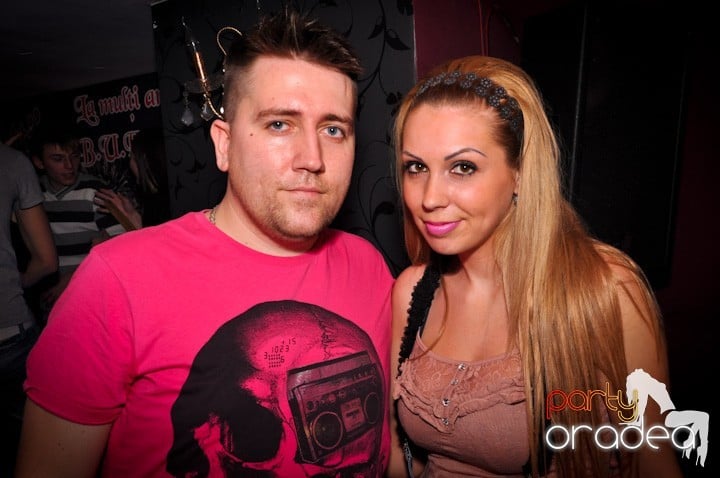 Club Atti's pe ringul de dans, 