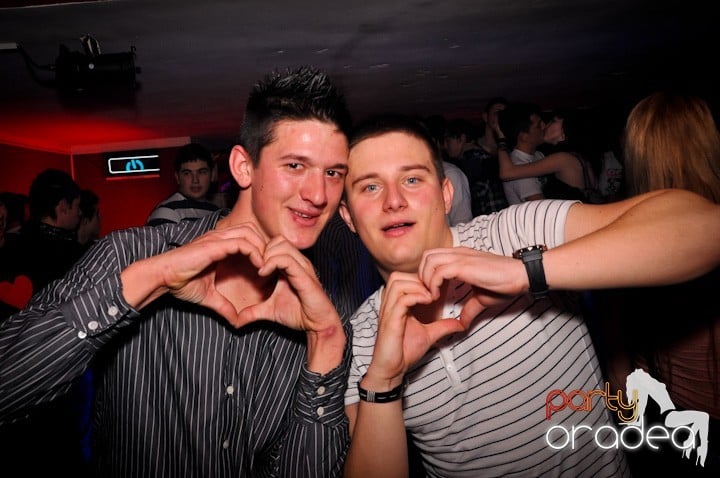 Club Atti's pe ringul de dans, 