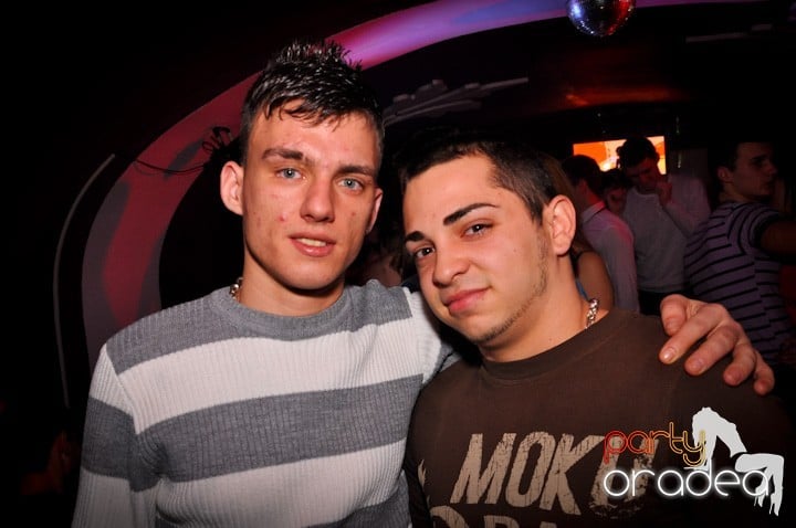 Club Atti's pe ringul de dans, 