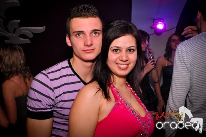 Club Atti's pe ringul de dans, 