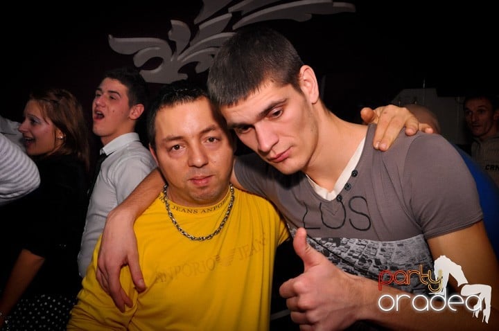 Club Atti's pe ringul de dans, 