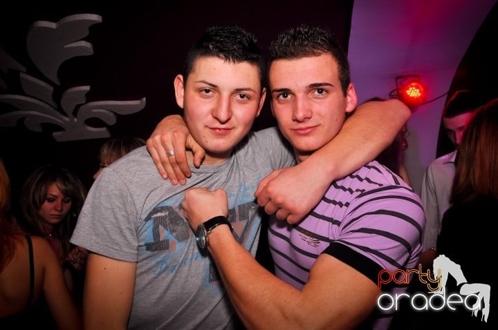 Club Atti's pe ringul de dans, 