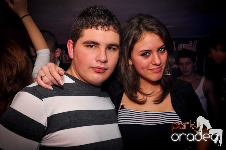 Club Atti's pe ringul de dans, 