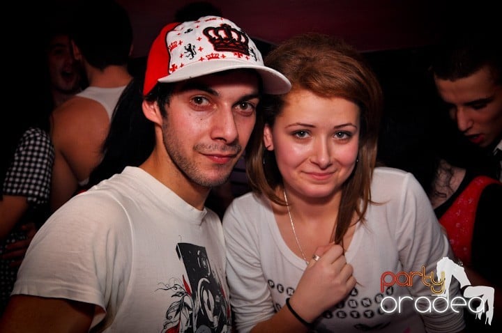 Club Atti's pe ringul de dans, 