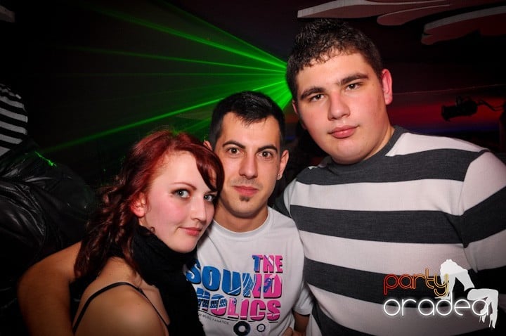 Club Atti's pe ringul de dans, 