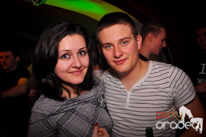 Club Atti's pe ringul de dans, 