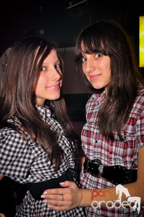 Club Atti's pe ringul de dans, 