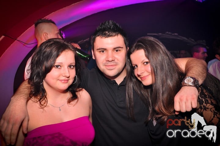 Club Atti's pe ringul de dans, 