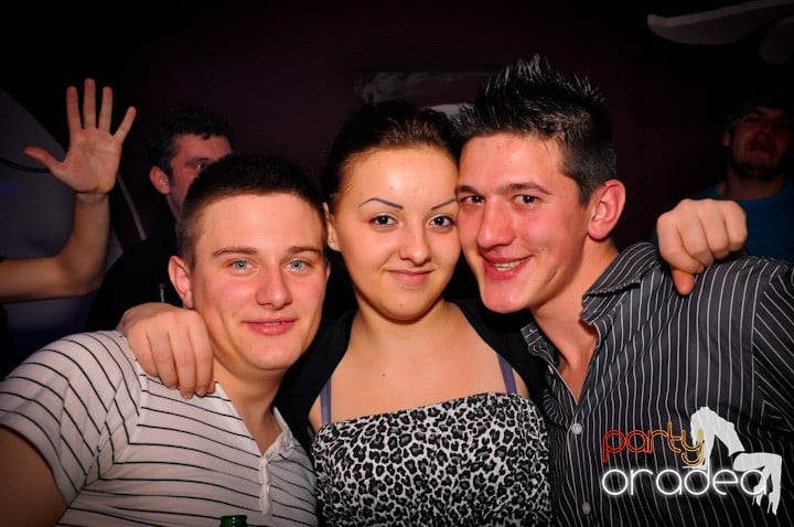 Club Atti's pe ringul de dans, 