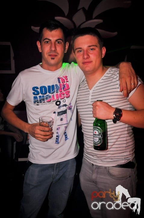 Club Atti's pe ringul de dans, 