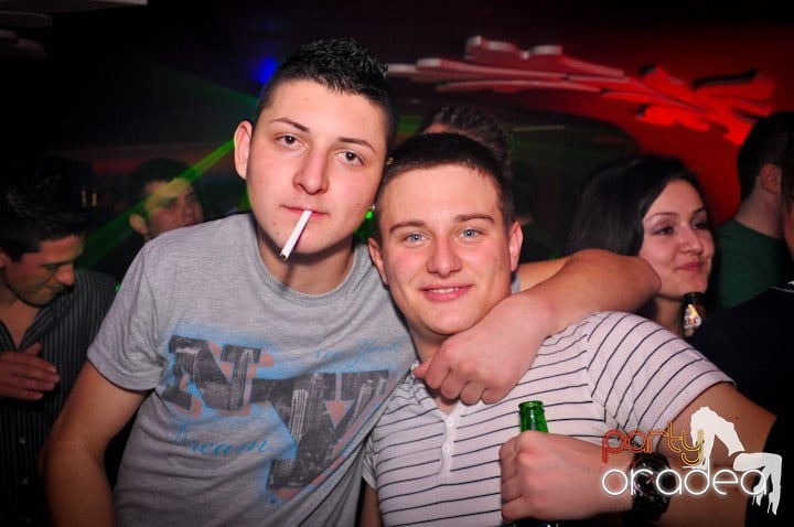 Club Atti's pe ringul de dans, 