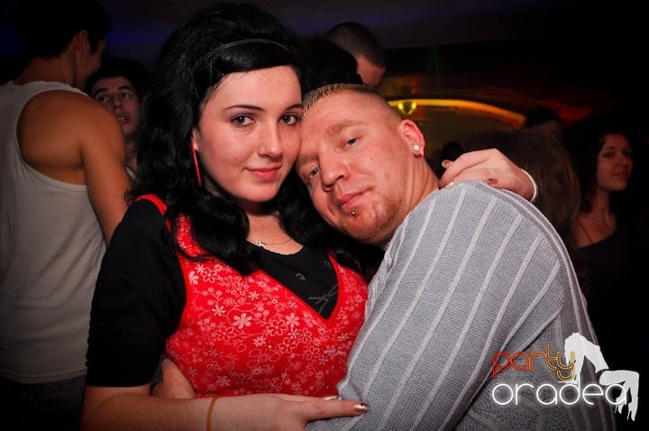 Club Atti's pe ringul de dans, 