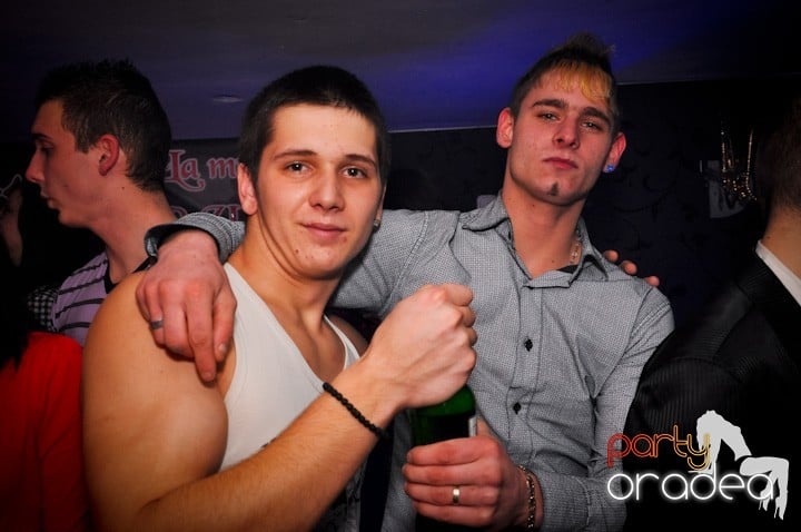 Club Atti's pe ringul de dans, 