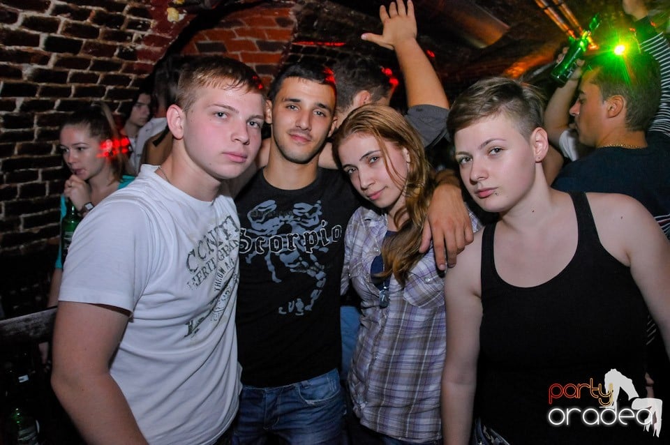 Club Escape: Caveman in the mix!, 