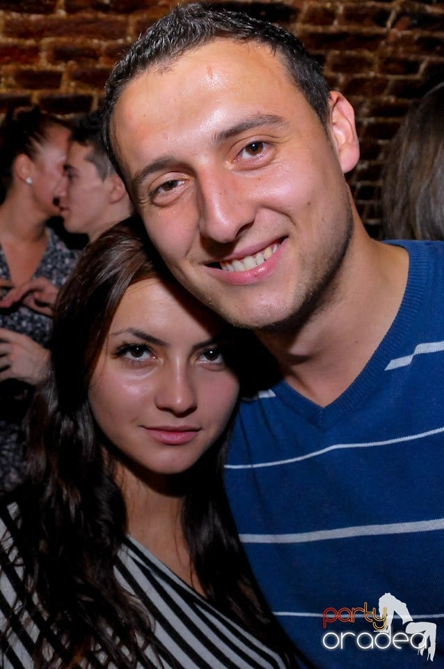 Club Escape: Caveman in the mix!, 