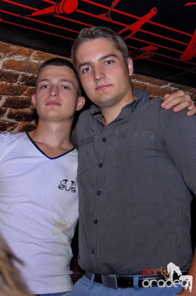 Club Escape: Caveman in the mix!, 