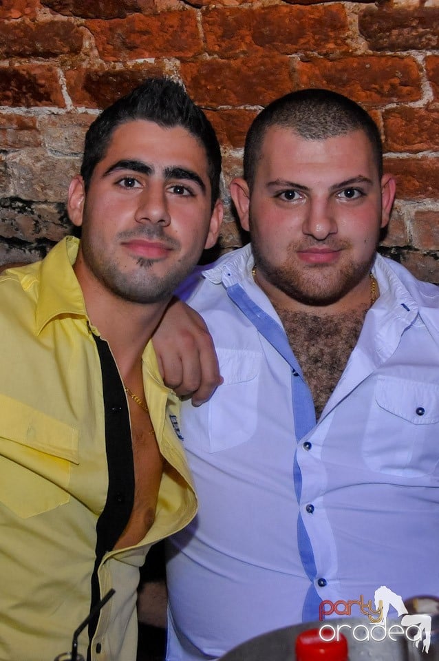 Club Escape: Caveman in the mix!, 