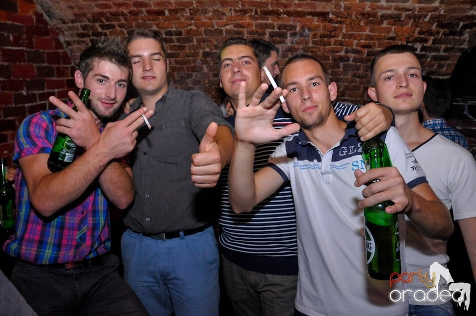 Club Escape: Caveman in the mix!, 