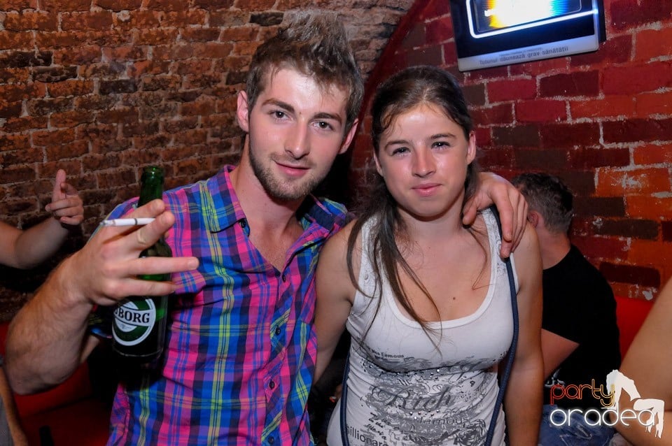 Club Escape: Caveman in the mix!, 