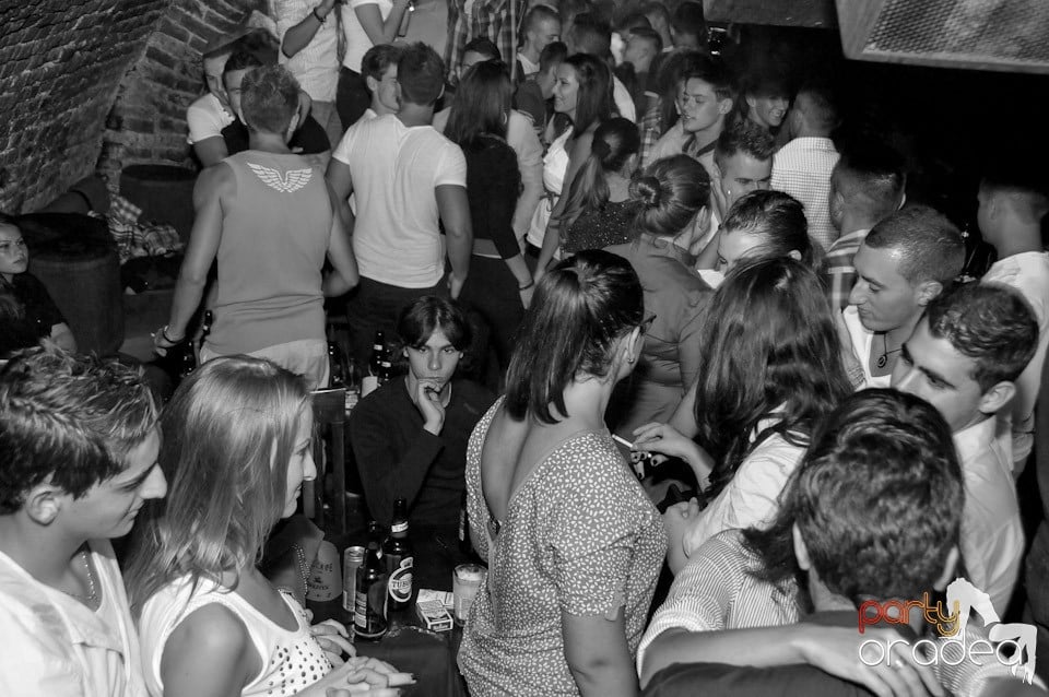 Club Escape: Caveman in the mix!, 