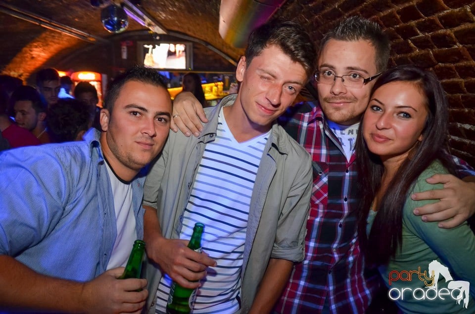 Club Escape: Caveman in the mix, 