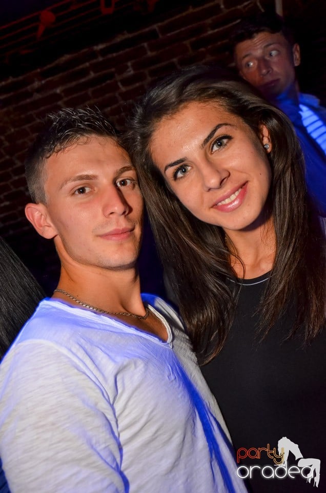 Club Escape: Caveman in the mix,