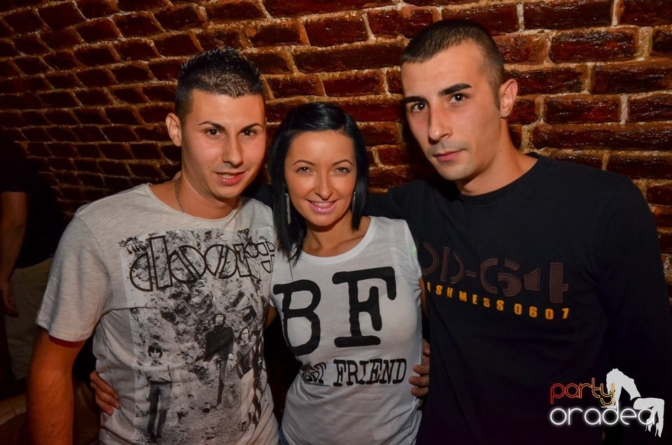 Club Escape: Caveman in the mix,