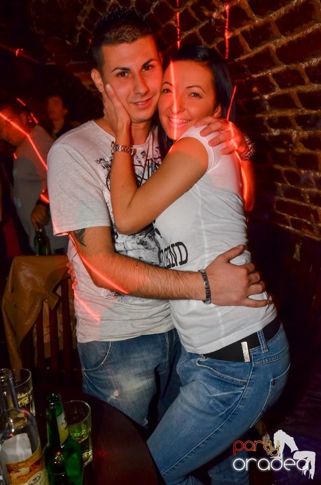 Club Escape: Caveman in the mix,