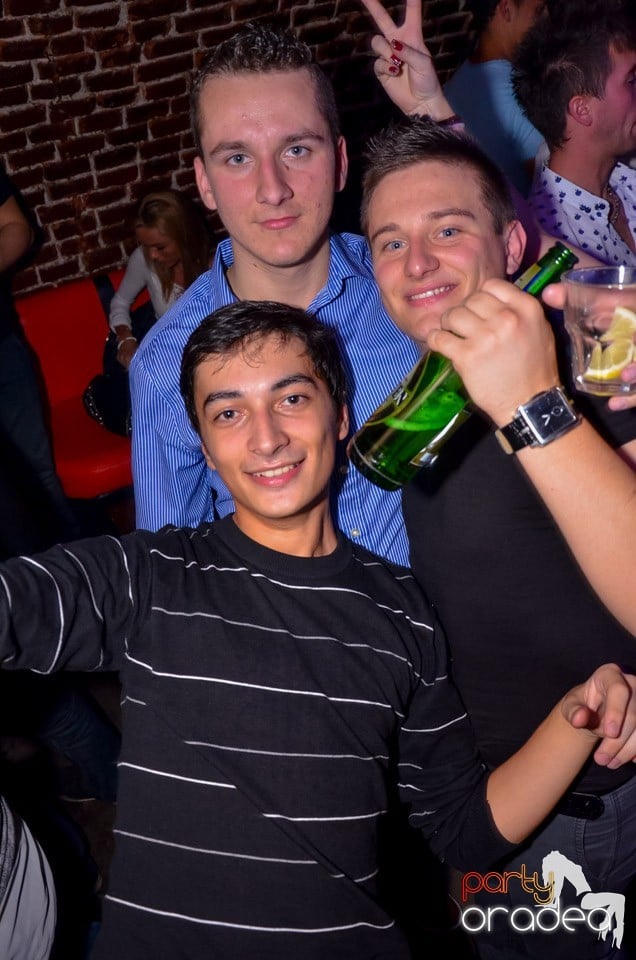 Club Escape: Caveman in the mix,
