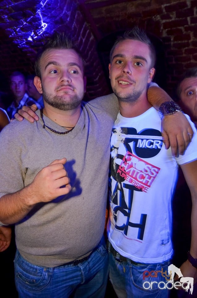 Club Escape: Caveman in the mix,